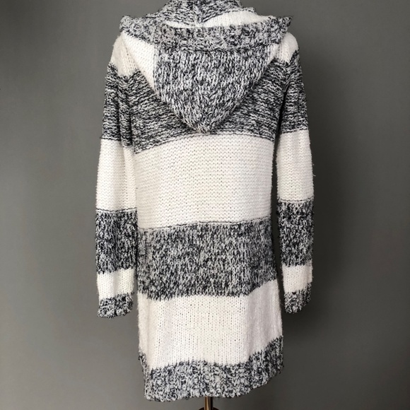 Michael Kors Striped Sweater, Size: XS - Picture 4 of 6